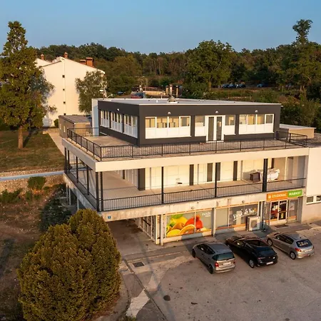 Ξενοδοχείο με διαμερίσματα Hostel Potpican Potpićan